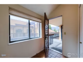 Photo #5: 985762 Listing