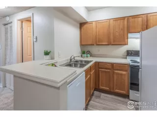 Photo #4: 985768 Listing