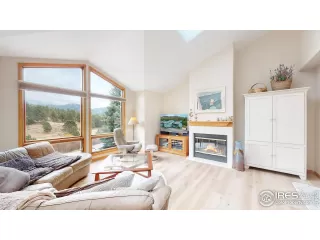 Photo #3: 985781 Listing