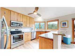 Photo #6: 985781 Listing