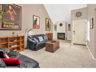 Photo #3: 985809 Listing