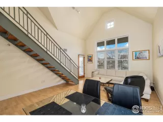 Photo #6: 985820 Listing