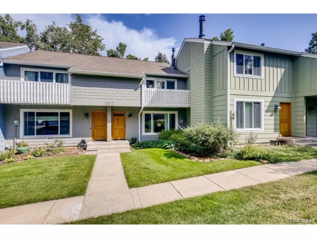 MLS: 9858233 Condo For Sale
