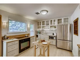 Photo #6: 9858233 Listing