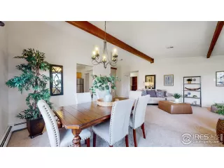 Photo #5: 985867 Listing