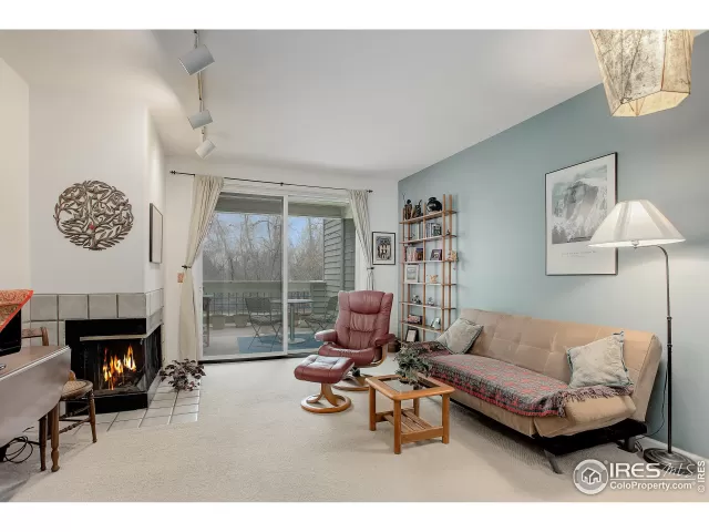 MLS: 985898 Condo For Sale