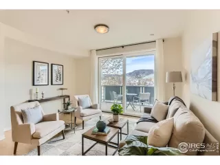 Photo #4: 985966 Listing