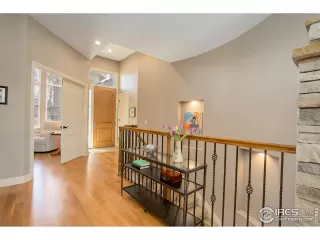 Photo #5: 985998 Listing 