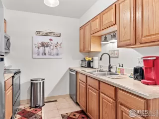 Photo #5: 986070 Listing