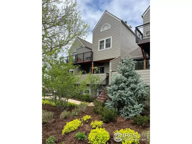 MLS: 986089 Condo For Sale