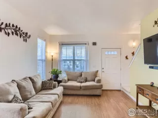 Photo #4: 986098 Listing