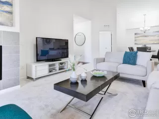 Photo #3: 986104 Listing