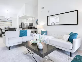 Photo #4: 986104 Listing