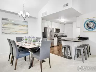 Photo #5: 986104 Listing