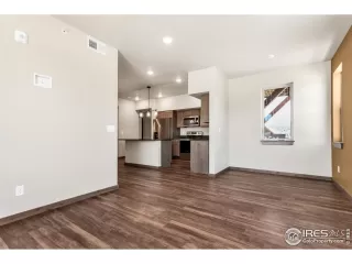 Photo #5: 986150 Listing 