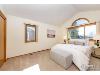 Photo #5: 986215 Listing