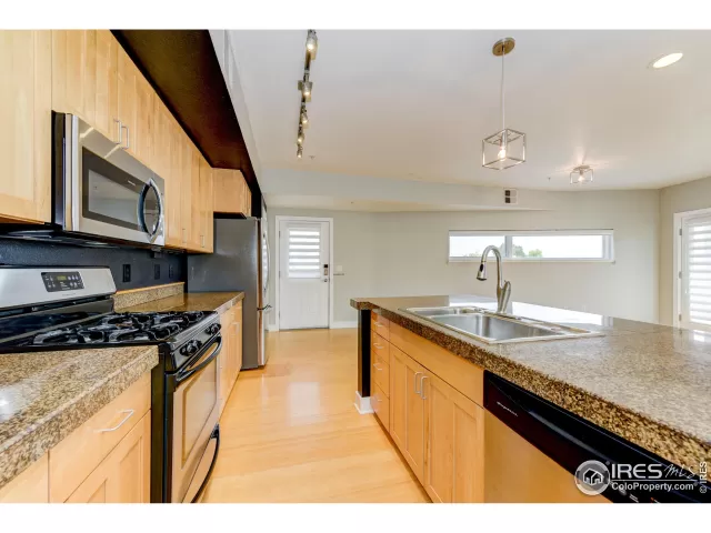 MLS: 986228 Condo For Sale