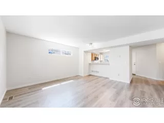 Photo #3: 986236 Listing