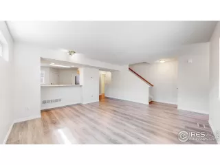 Photo #4: 986236 Listing