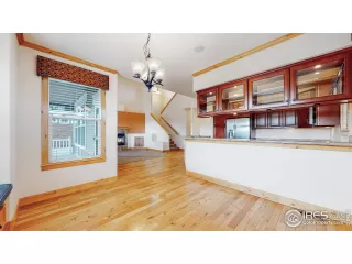 Photo #5: 986242 Listing