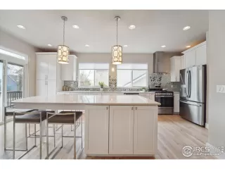 Photo #2: 986273 Listing