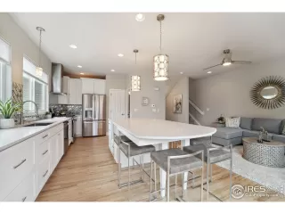 Photo #3: 986273 Listing