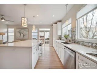 Photo #4: 986273 Listing