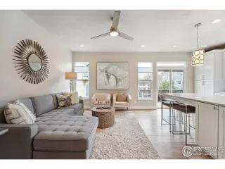 Photo #6: 986273 Listing