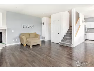 Photo #5: 986300 Listing 