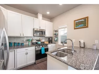 Photo #6: 986301 Listing