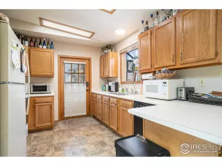 Photo #6: 986311 Listing