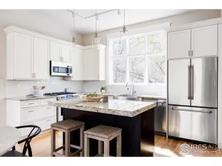 Photo #3: 986330 Listing