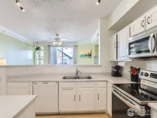 Photo #4: 986373 Listing