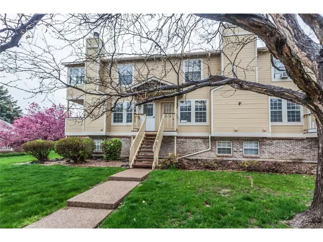 MLS: 9863815 Condo For Sale