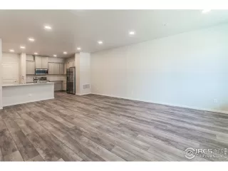 Photo #1: 986404 Listing