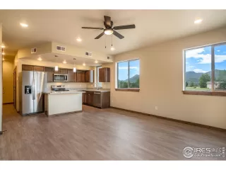 Photo #3: 986405 Listing