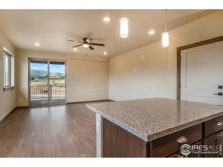 Photo #4: 986405 Listing