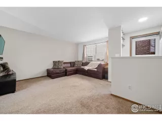 Photo #6: 986418 Listing