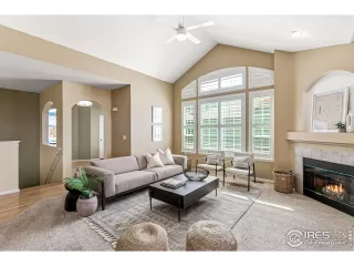 Photo #3: 986420 Listing