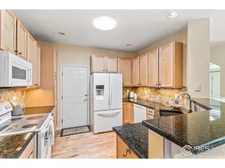 Photo #5: 986420 Listing