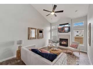 Photo #6: 986459 Listing