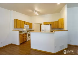 Photo #3: 986461 Listing