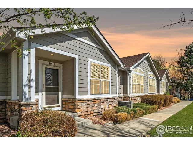 MLS: 986477 Condo For Sale