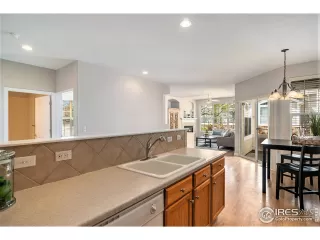 Photo #6: 986477 Listing