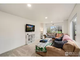 Photo #6: 986655 Listing