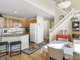 Photo #5: 986668 Listing