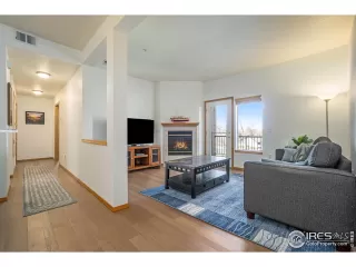 Photo #4: 986708 Listing