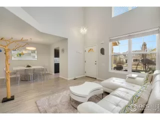 Photo #5: 986821 Listing