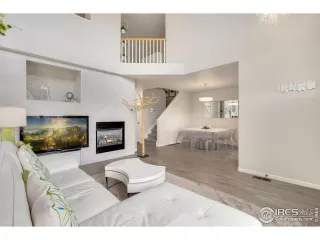 Photo #6: 986821 Listing