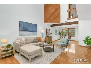 Photo #5: 986833 Listing 